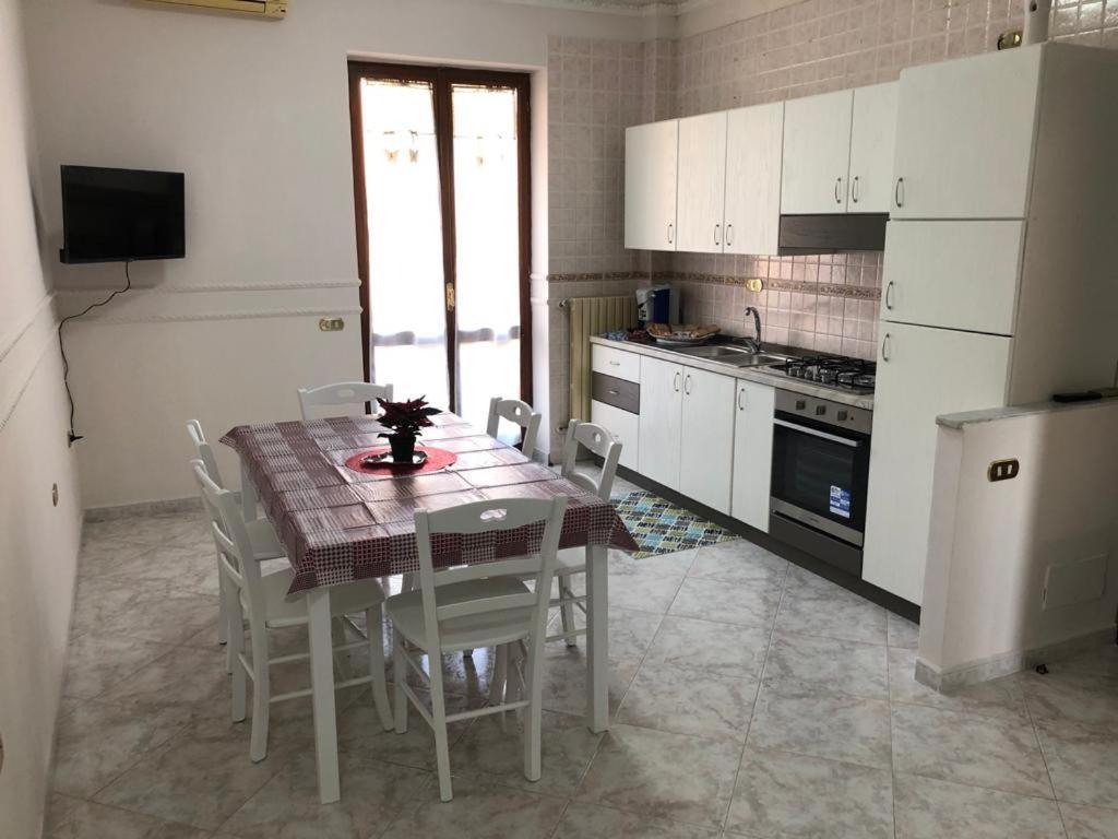 Appartamento House Pompei- Casa Vacanza Скафати Экстерьер фото